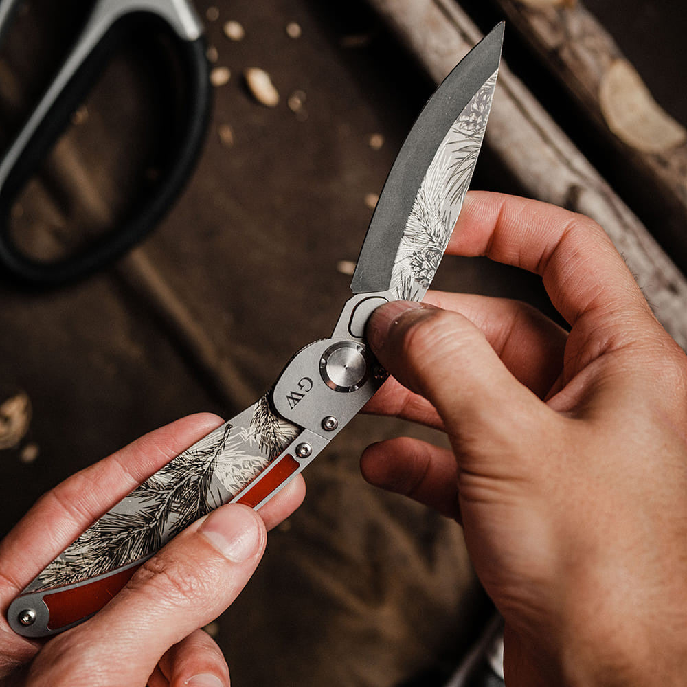 K2 Engraved Holiday Pocket Knife and Leather Sheath - limited holiday edition