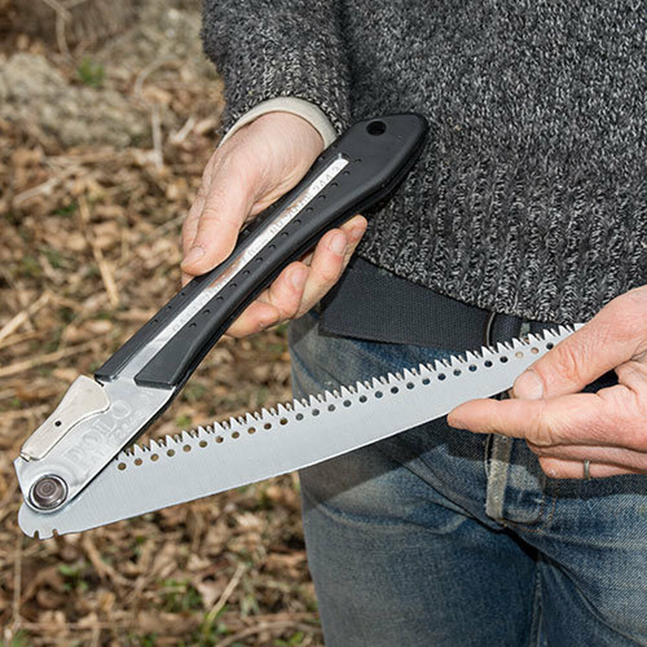 Japanese bladed folding pruner