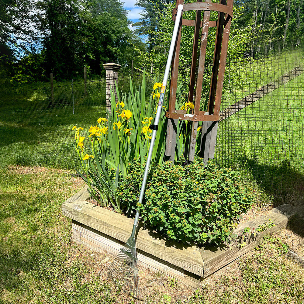 Versatile, Adjustable Collapsing Rake