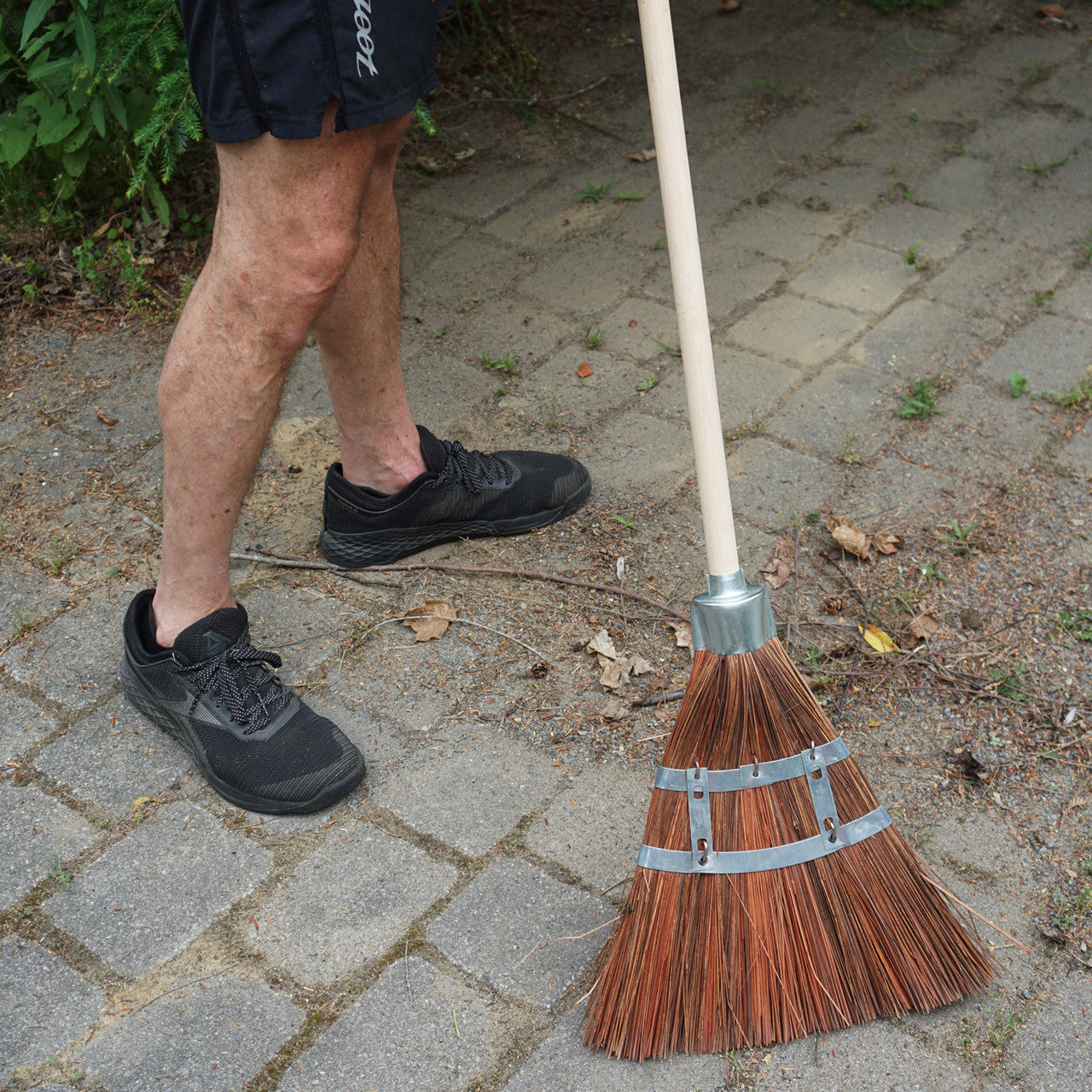 Heavy-Duty Garden & Garage Broom - Piassava bristles