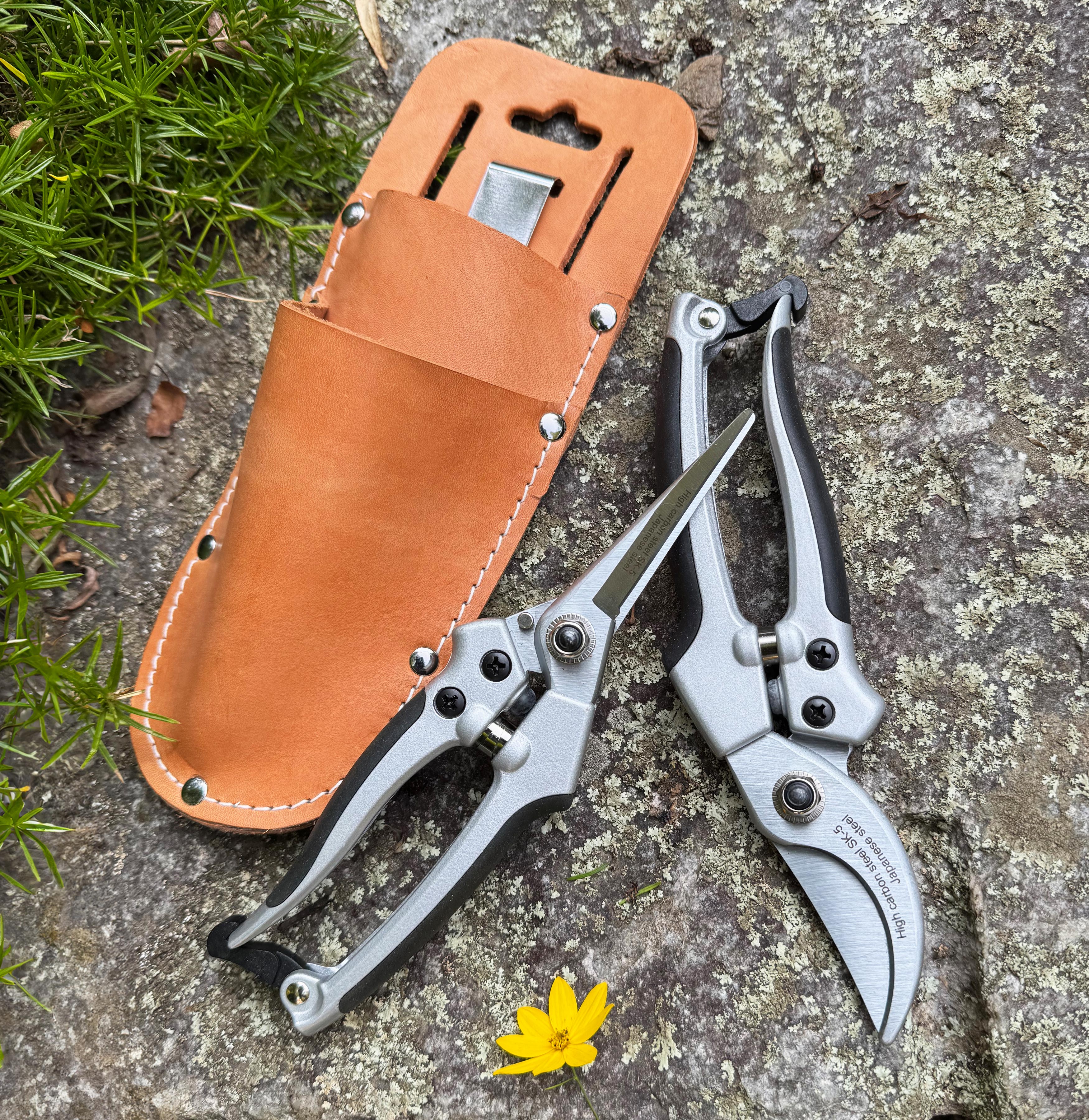 Bypass & Flower Pruner Set with Leather Sheath