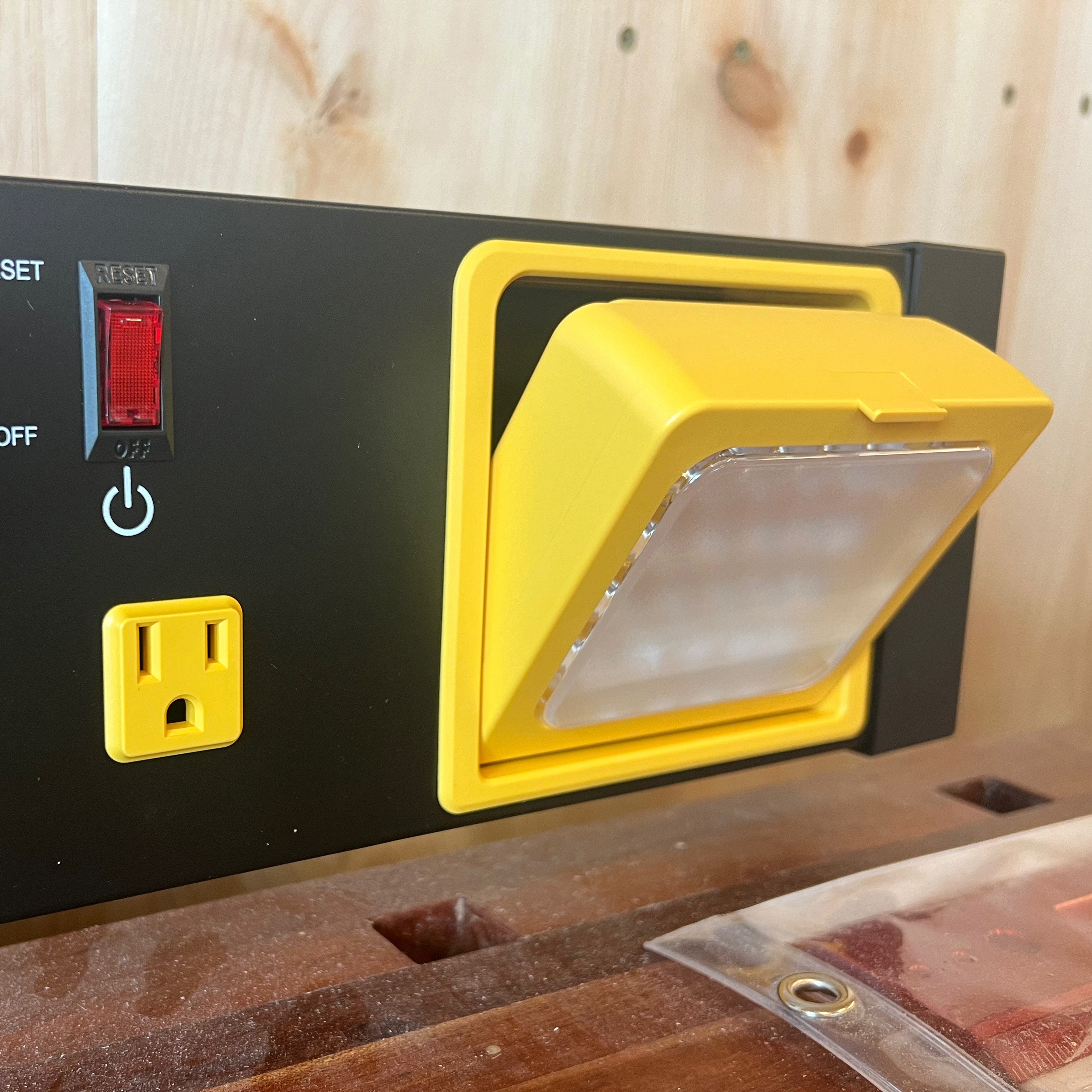 Heavy Duty Metal Power Strip/Surge Protector