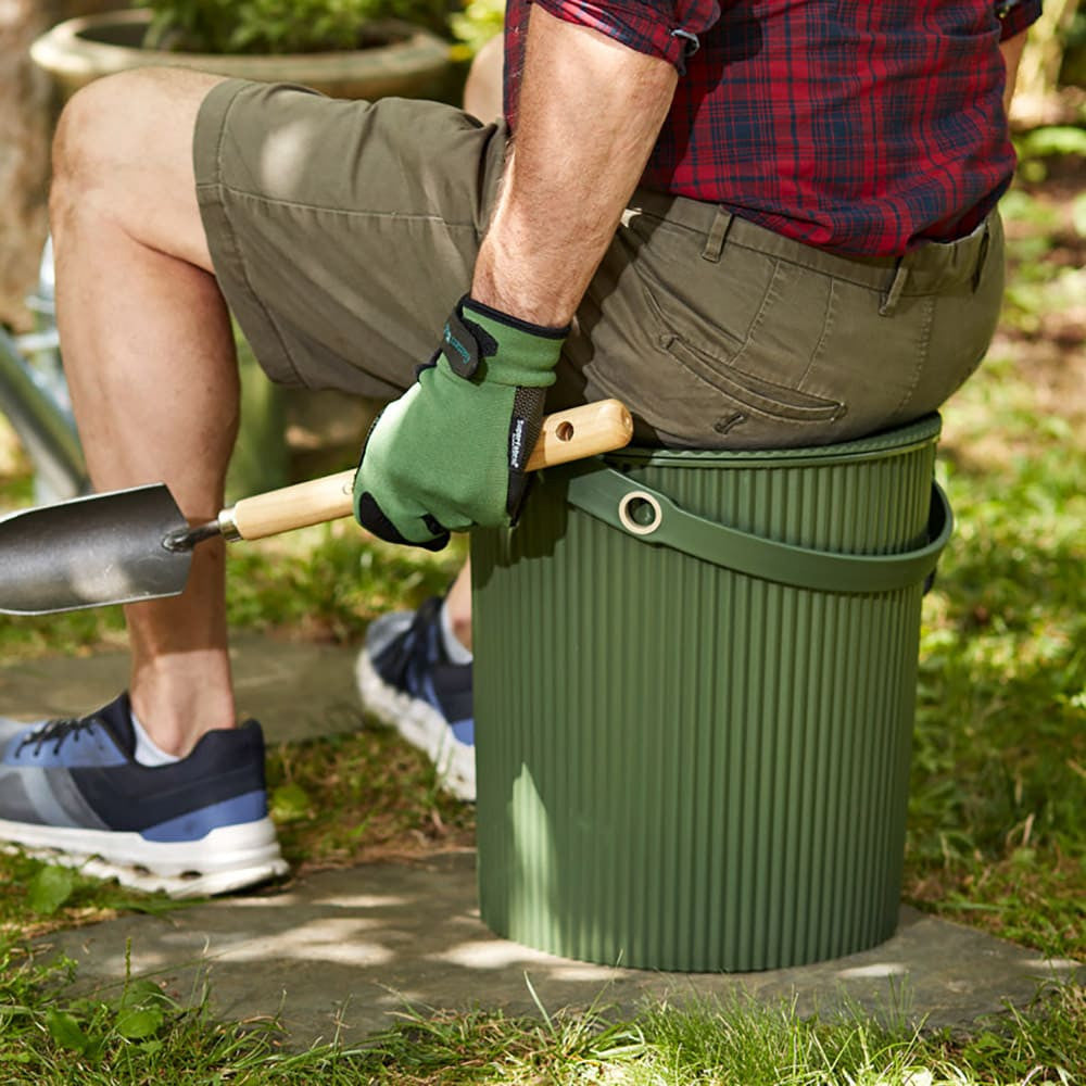 Modern Japanese Garden Bucket