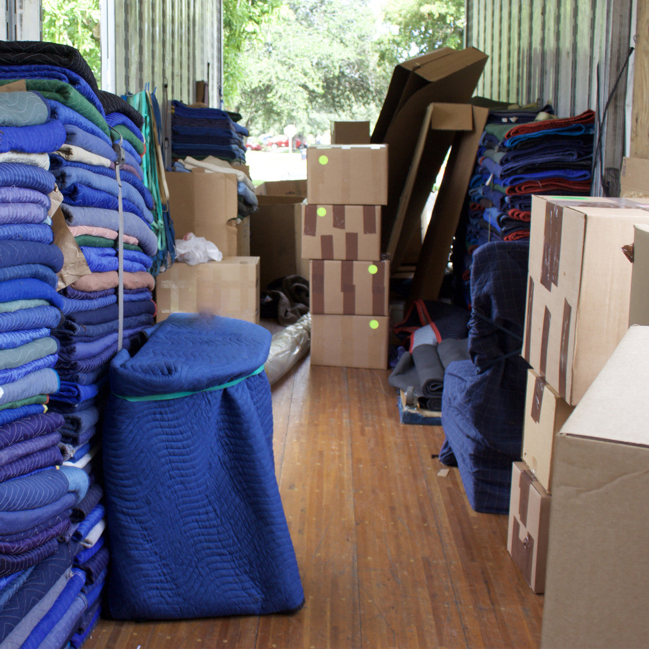 12 Super Handy Moving Blankets