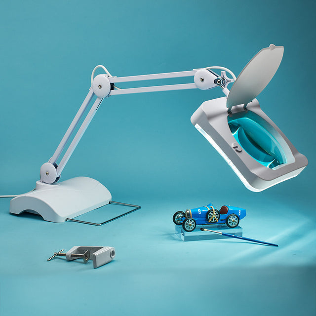 Pro Quality Magnifying Desk Lamp