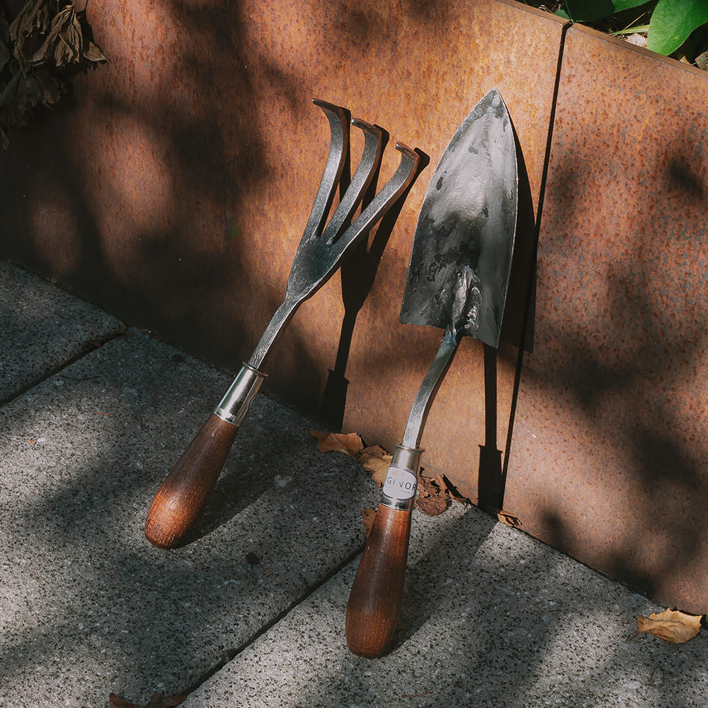 Essential Red Pig Tools Garden Set