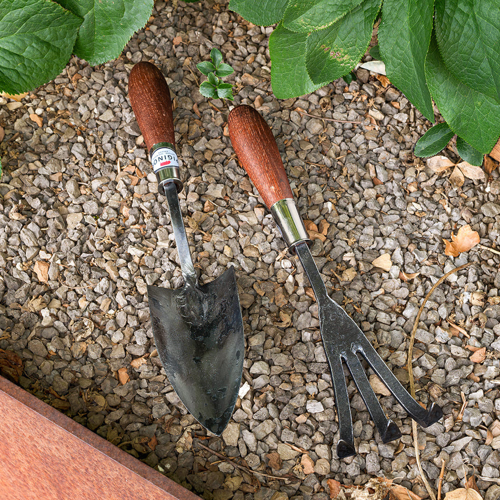 Essential Red Pig Tools Garden Set