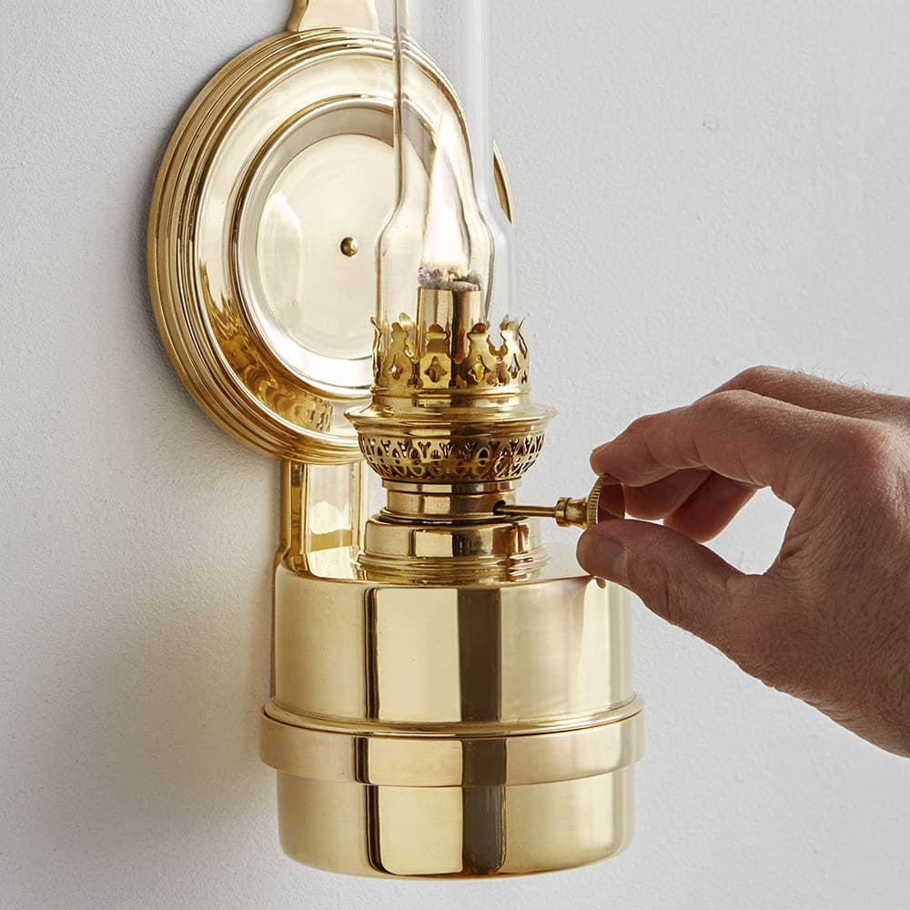 Extra Bright Oil Lamp with Wall Hanger & Smoke Stopper