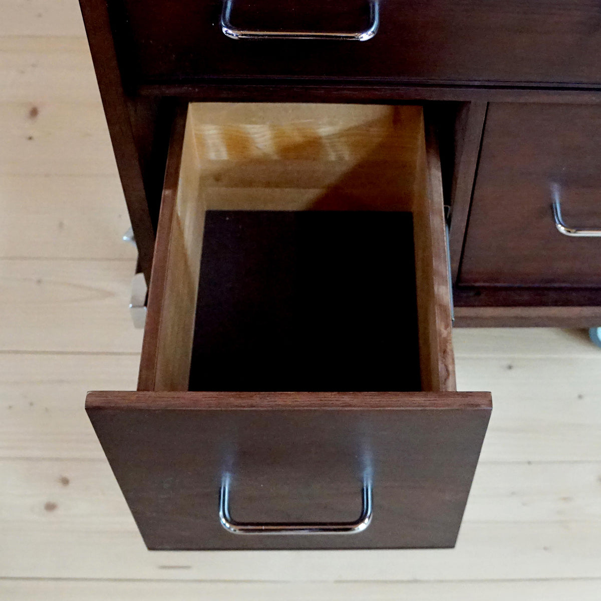 Gerstner International Dark Oak Rolling Cabinet