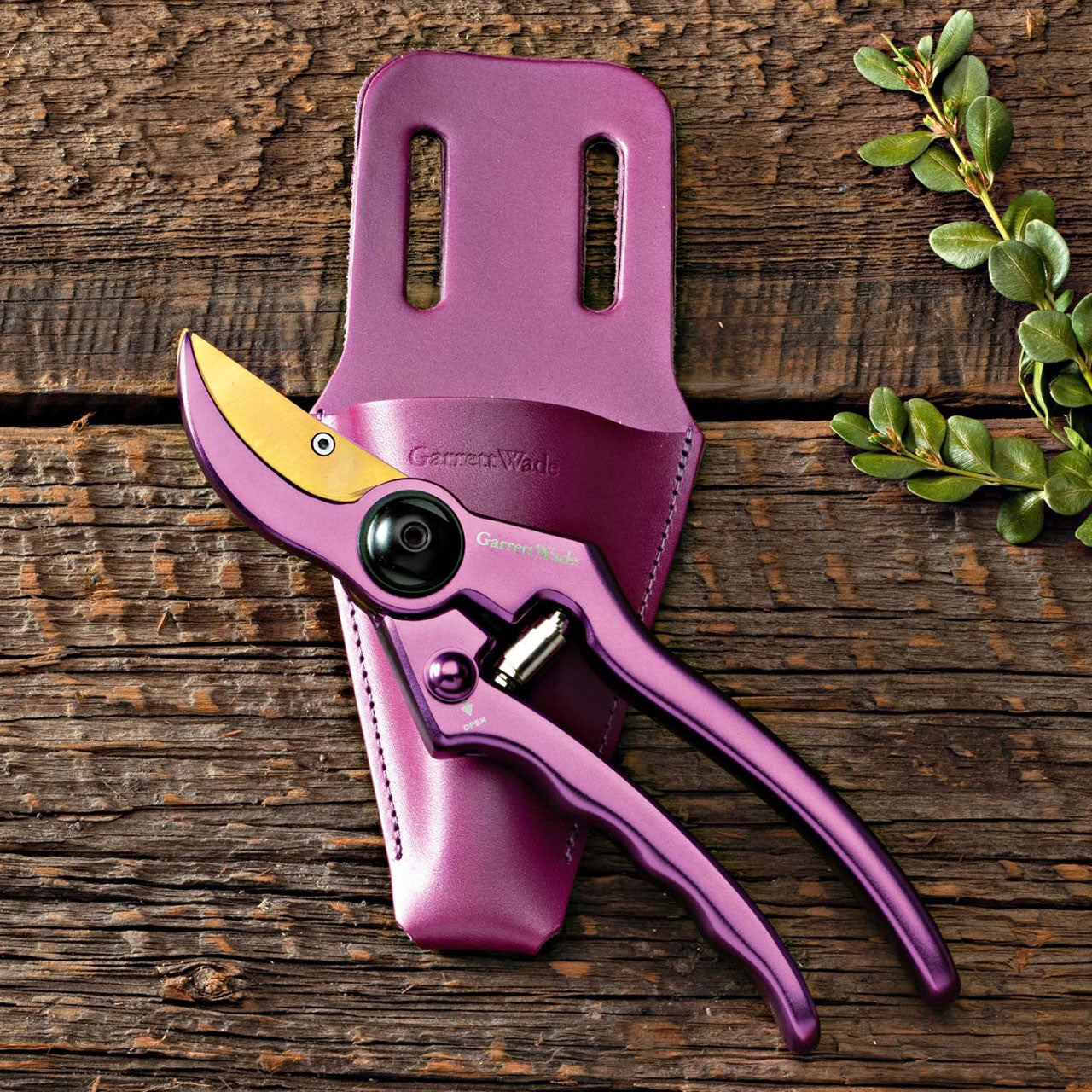 Ultra-Sharp Purple Pruner and Sheath Set
