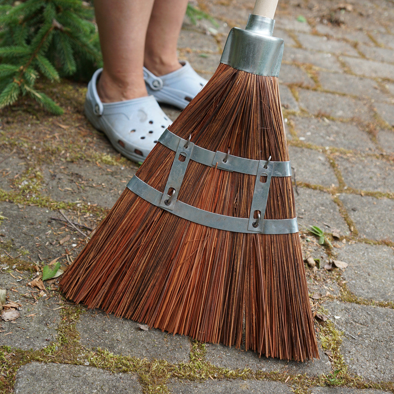 Heavy-Duty Garden & Garage Broom - Piassava bristles