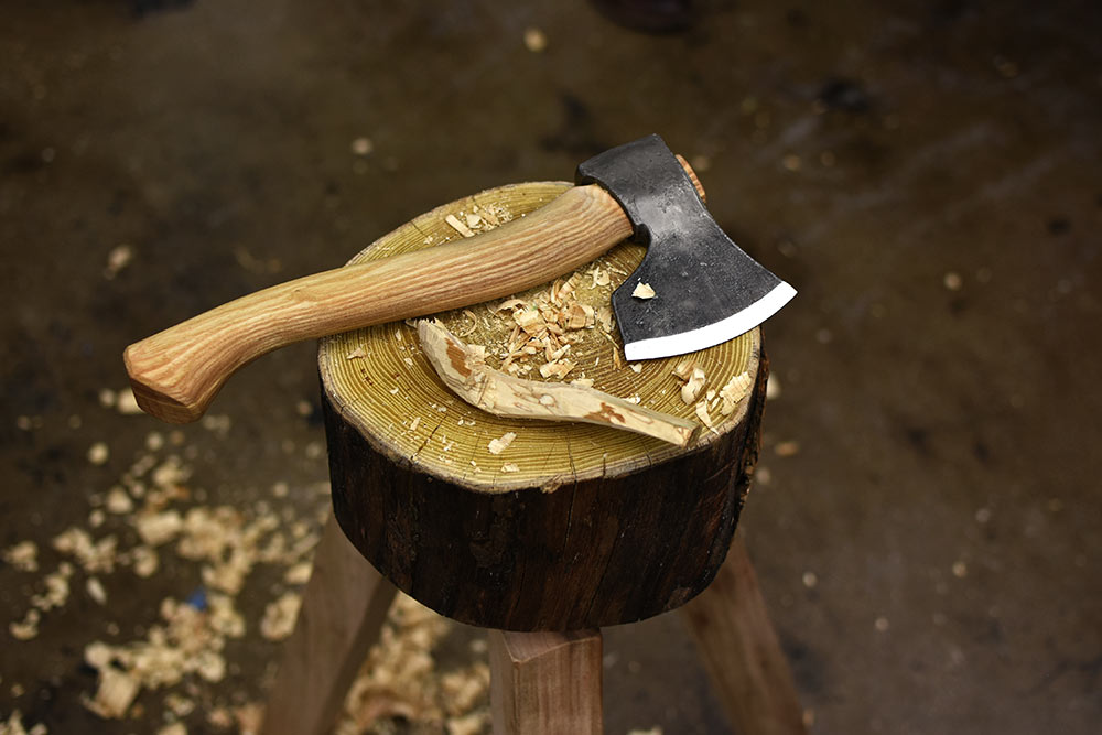 Carving axe